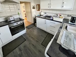 Kitchen- click for photo gallery